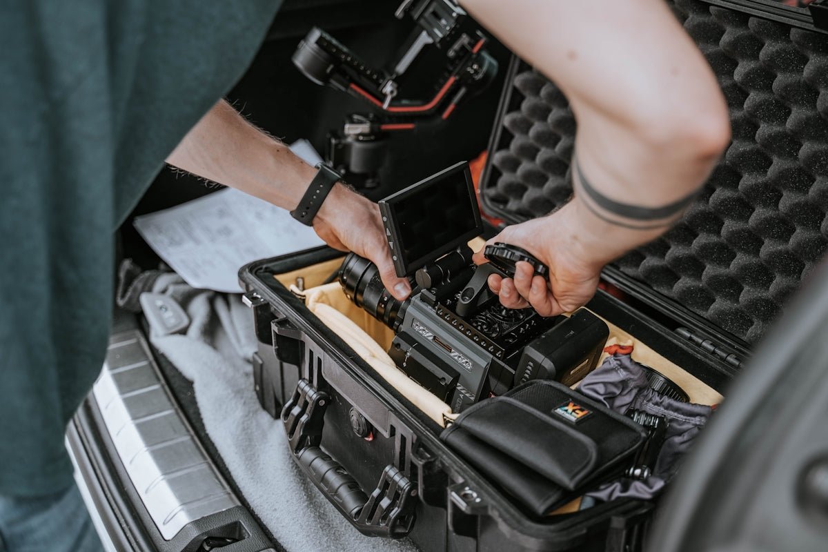 Effortless Carrying: Understanding the Benefits of Matco and Klutch Battery Carriers - WM Prints LLC